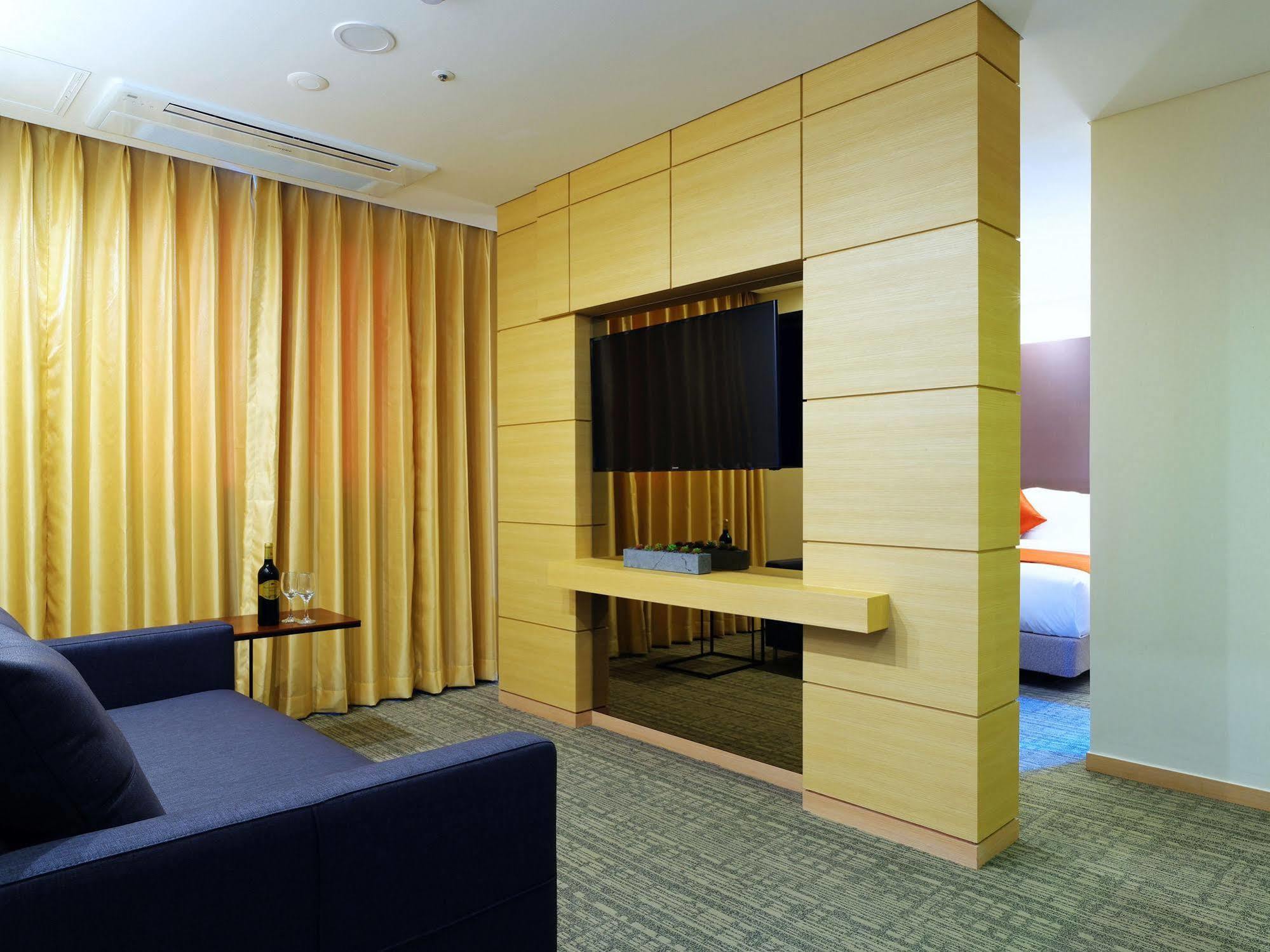 On City Hotel Cheonan Buitenkant foto